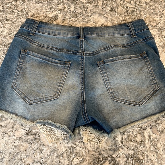 Never worn Altar’d state washed light Jean with lace and rips size 28 - Picture 5 of 8